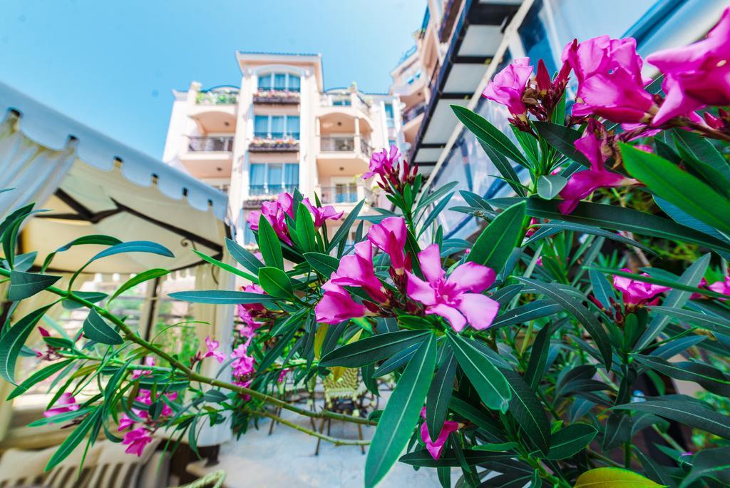 Romance Marine Aparthotel サニービーチ エクステリア 写真